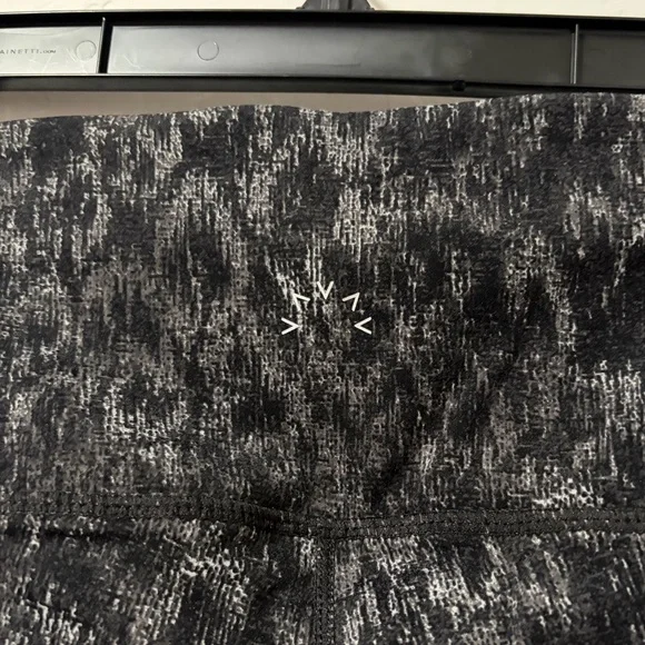 Varley Let's Go High Rise Legging 25 - Monochrome Cheetah - Womens size XS - Picture 6 of 8